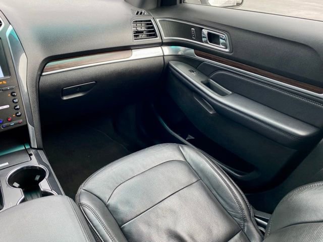 Used 2018 Ford Explorer Limited image 18