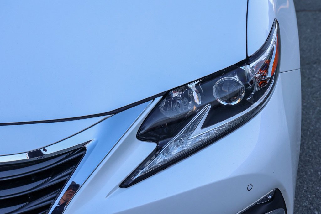Used 2017 Lexus ES 350 w/ Navigation System Package FWD image 11