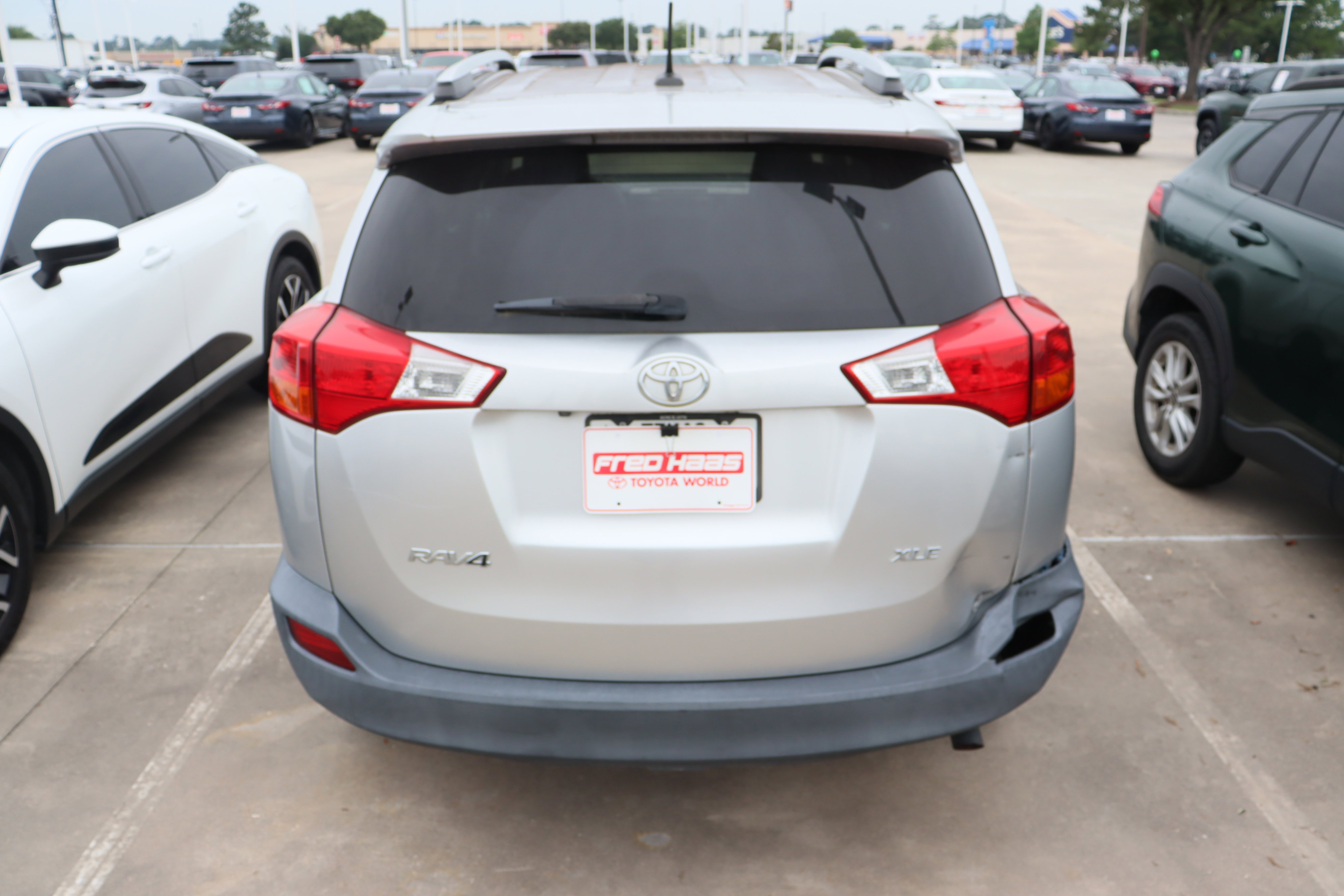 Used 2014 Toyota RAV4 XLE FWD image 9