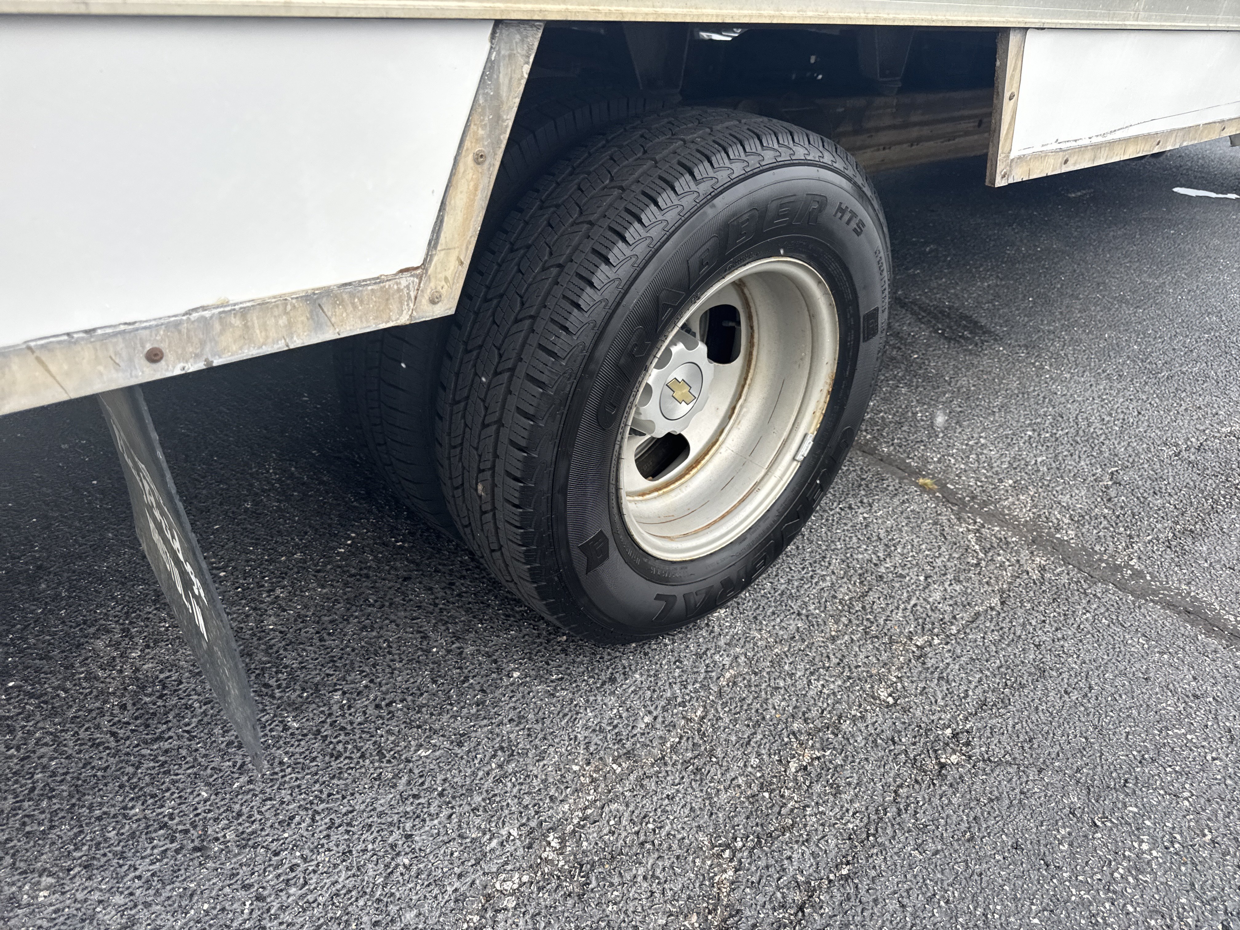 Used 2017 Chevrolet Express 3500 Extended RWD image 6
