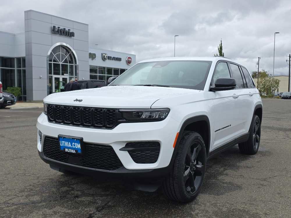 New 2025 Jeep Grand Cherokee Laredo