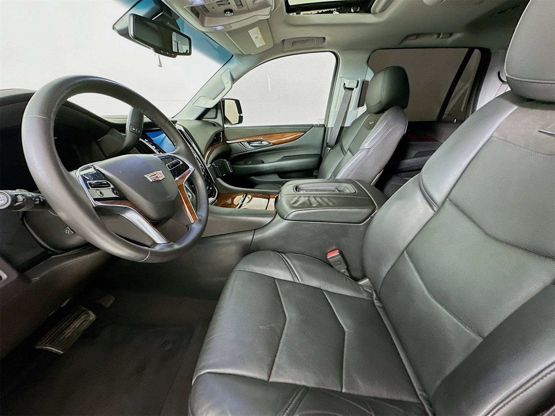 Used 2015 Cadillac Escalade Luxury image 22