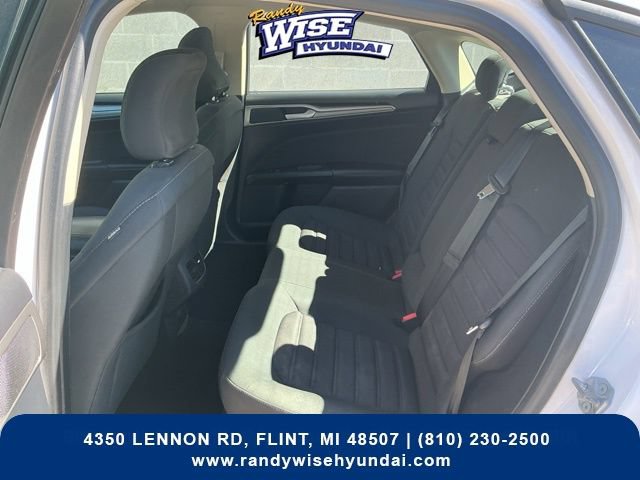 Used 2019 Ford Fusion SE FWD image 25