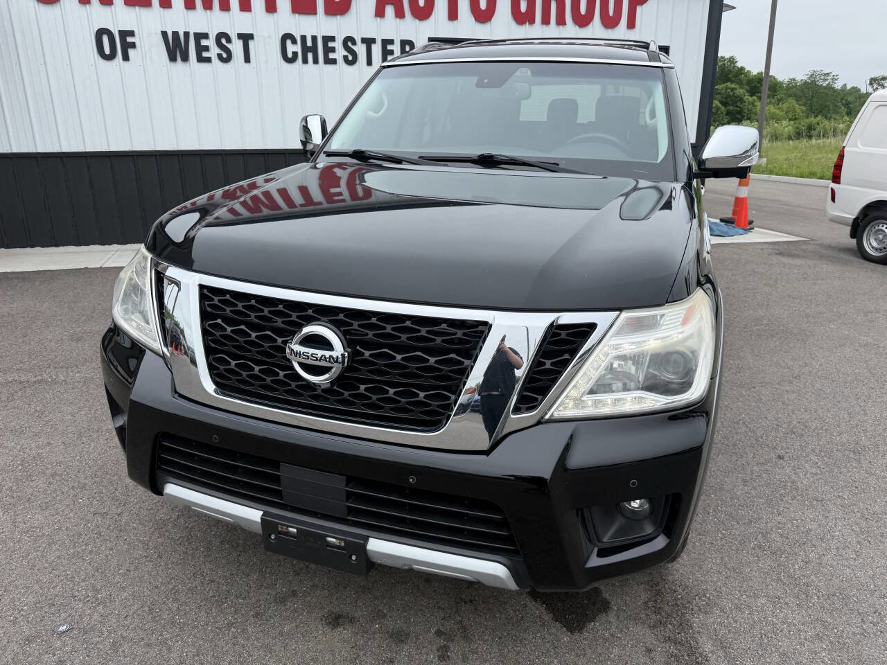 Used 2017 Nissan Armada Platinum w/ Interior Lighting Package AWD/4WD image 2