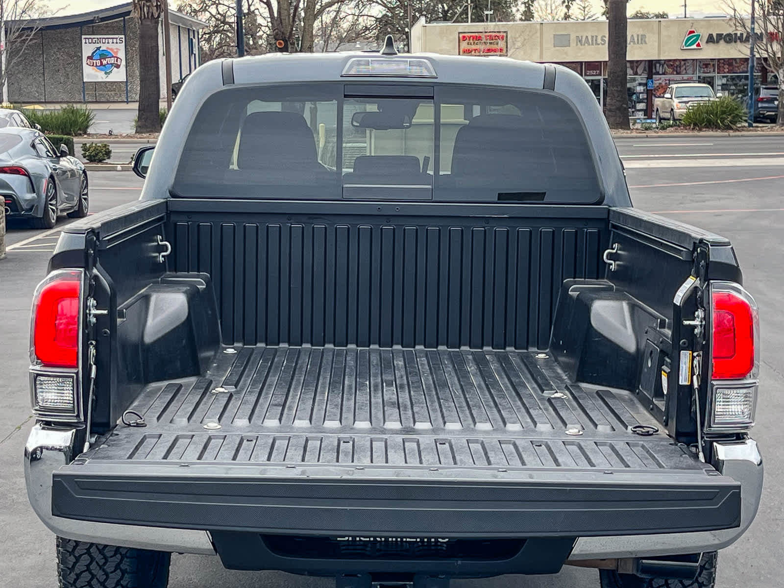 Used 2023 Toyota Tacoma TRD Off-Road w/ Black Out Package (TMS) image 25