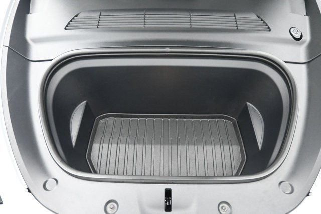 Used 2025 Tesla Model Y Long Range RWD image 30