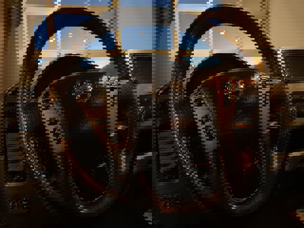 Used 2014 Nissan Titan PRO-4X w/ Pro-4x Luxury Package image 14