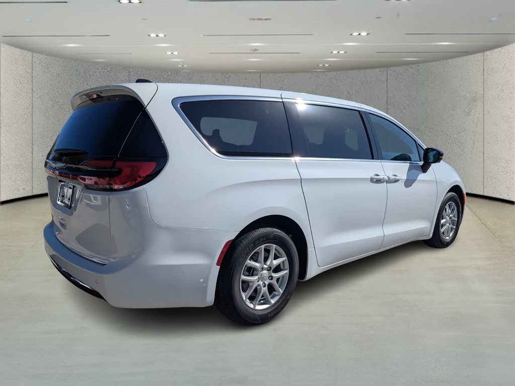 New 2026 Chrysler Pacifica Select FWD image 4