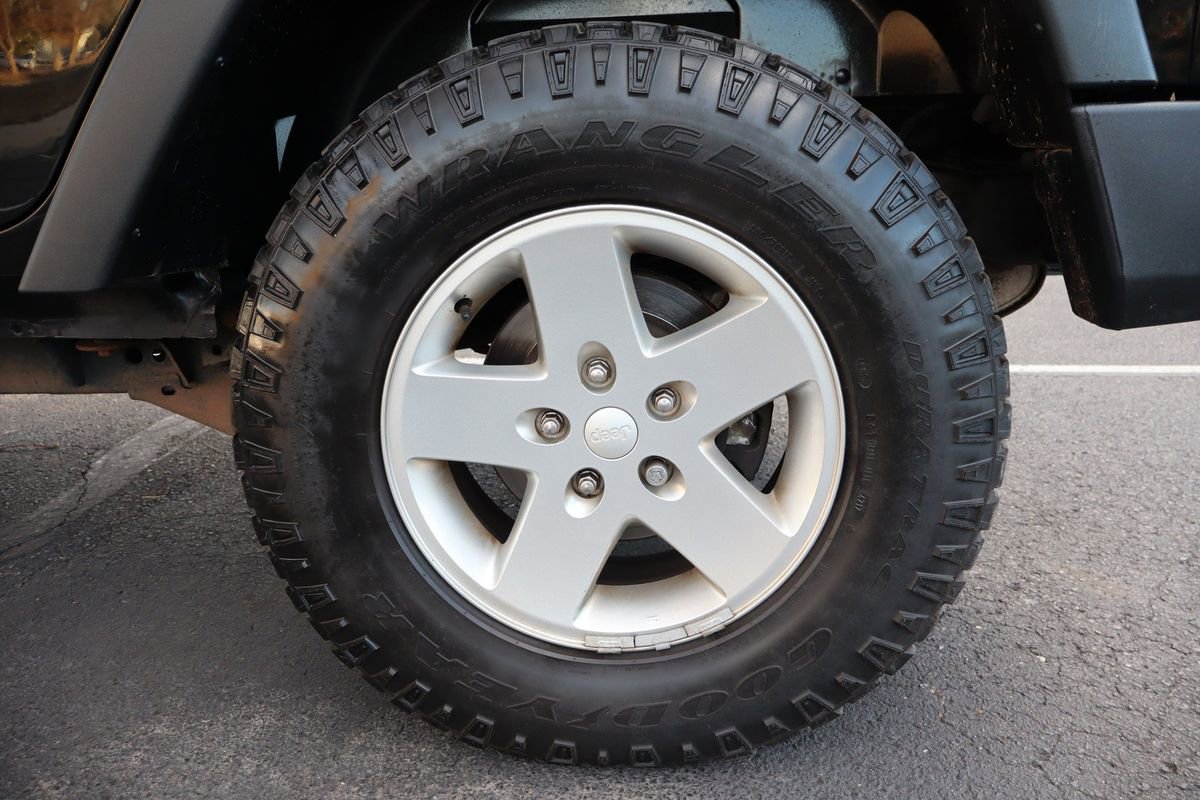 Used 2012 Jeep Wrangler Unlimited Sport image 40