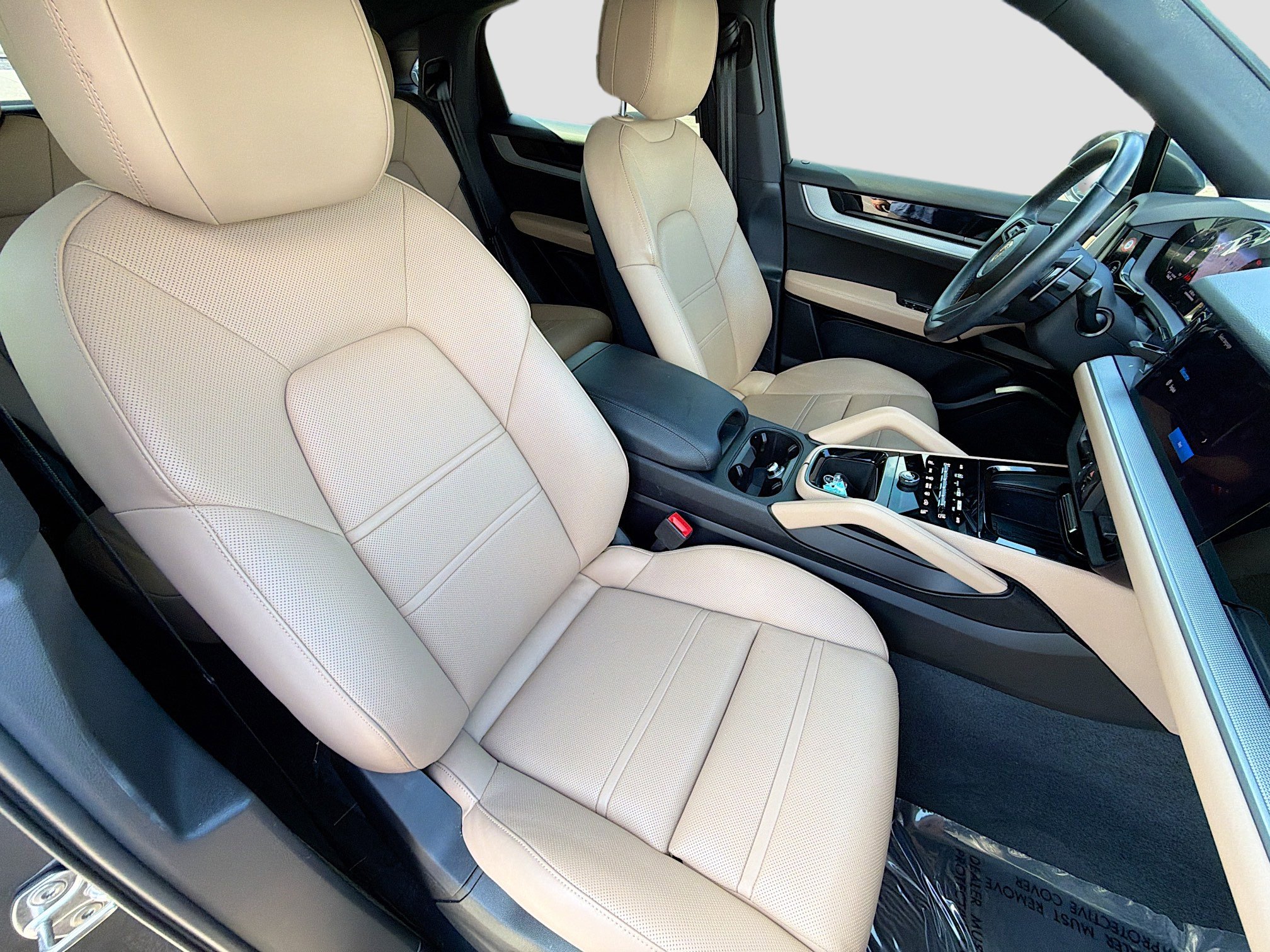 Used 2025 Porsche Cayenne Coupe image 15