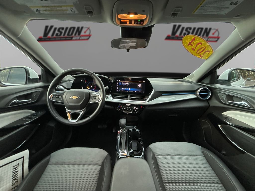 Used 2024 Chevrolet Trax LT w/ Driver Confidence Package image 25
