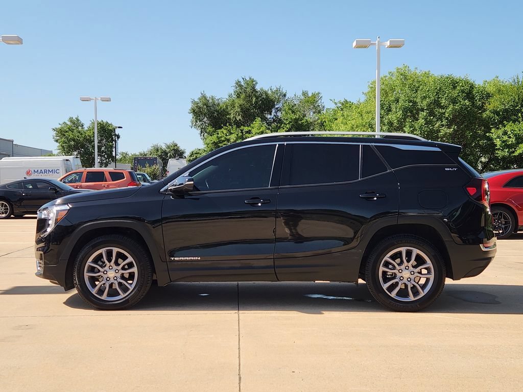 Used 2023 GMC Terrain SLT AWD/4WD image 4