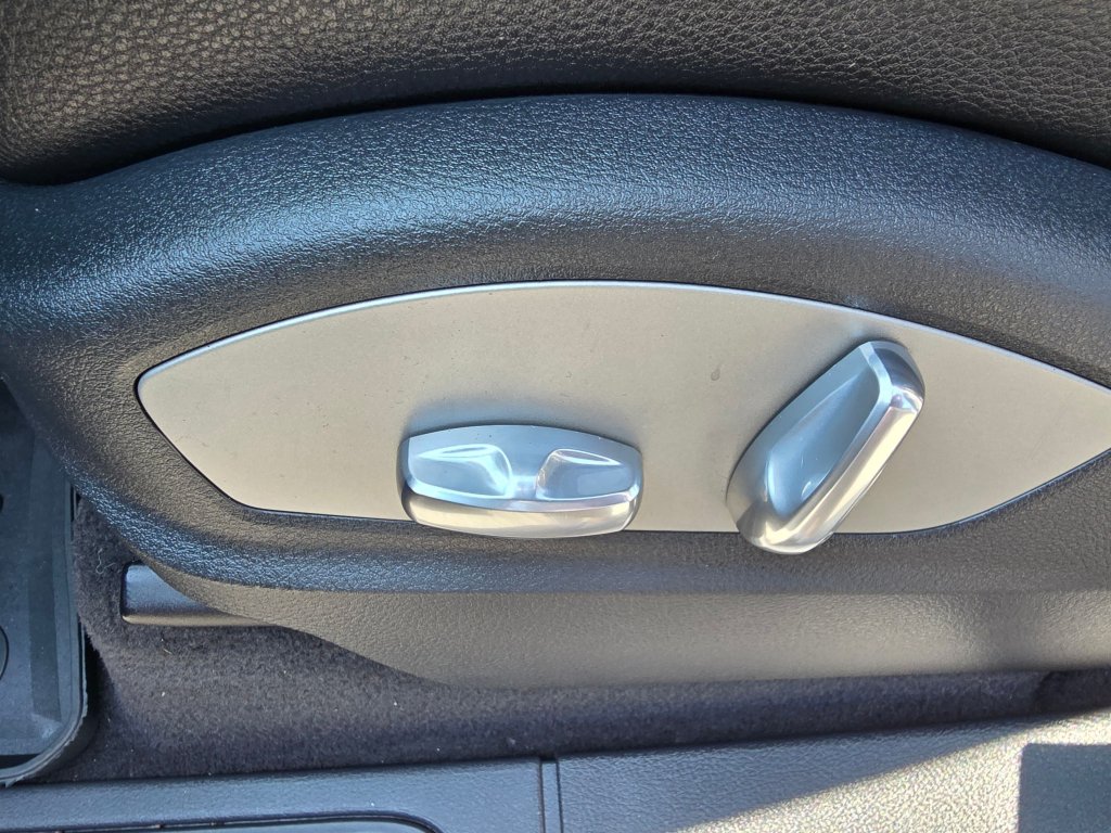 Used 2012 Porsche Cayenne AWD/4WD image 34