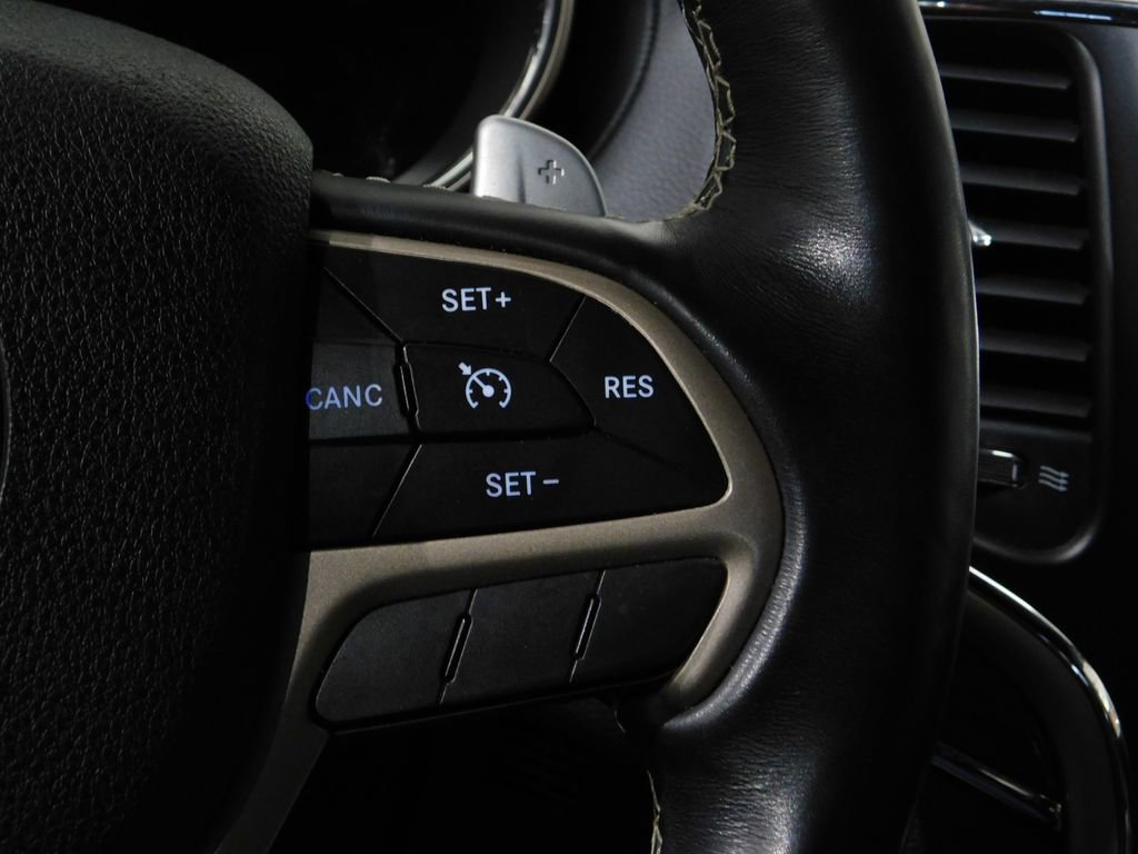 Used 2017 Jeep Grand Cherokee Overland AWD/4WD image 46