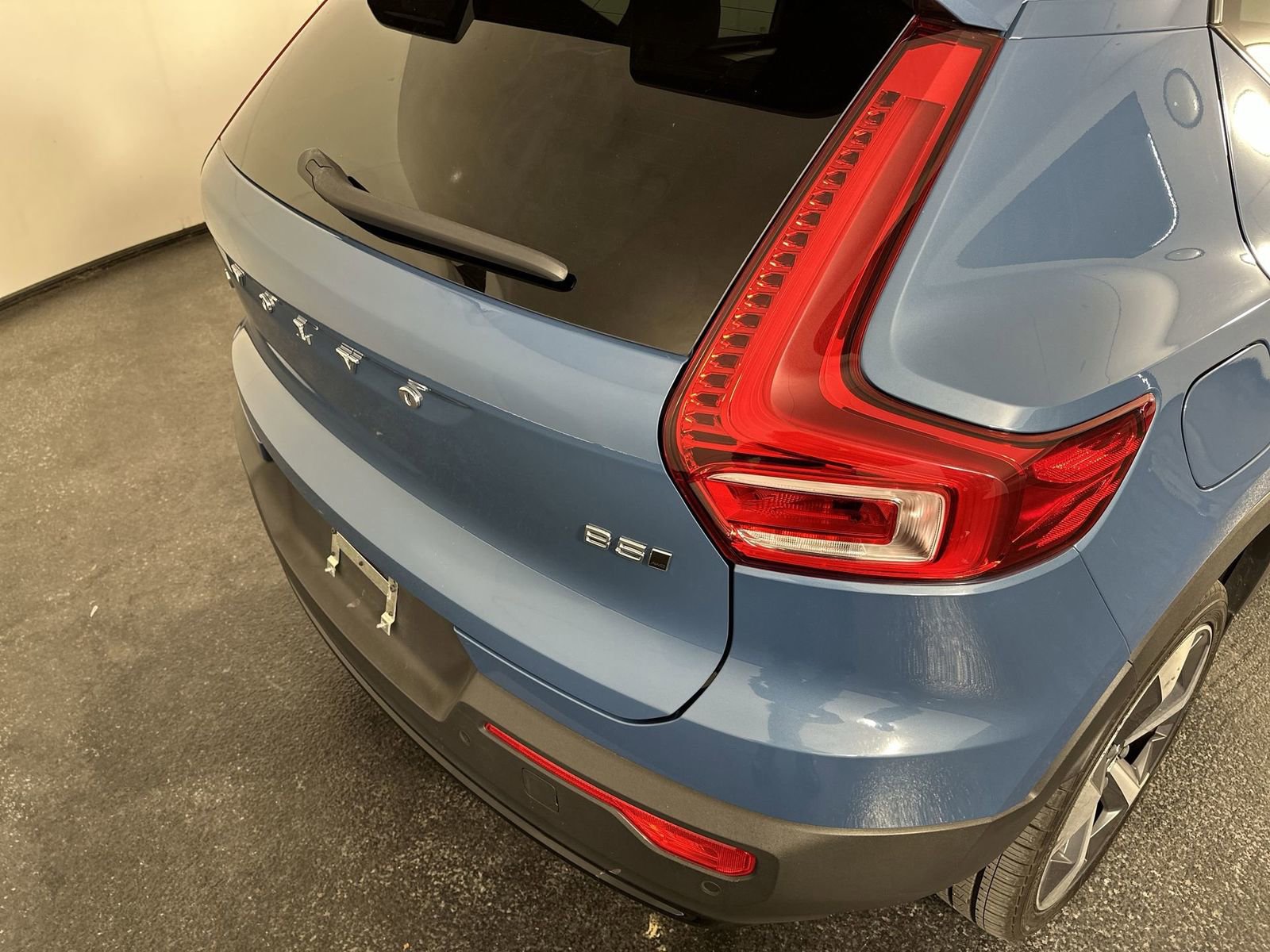 Used 2023 Volvo XC40 B5 Plus w/ Protection Package Premier image 26