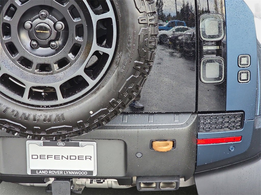 New 2026 Land Rover Defender 110 OCTA image 37