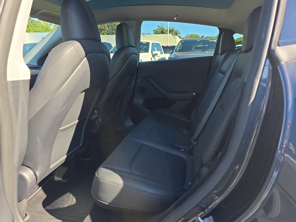 Used 2024 Tesla Model Y Long Range AWD/4WD image 15