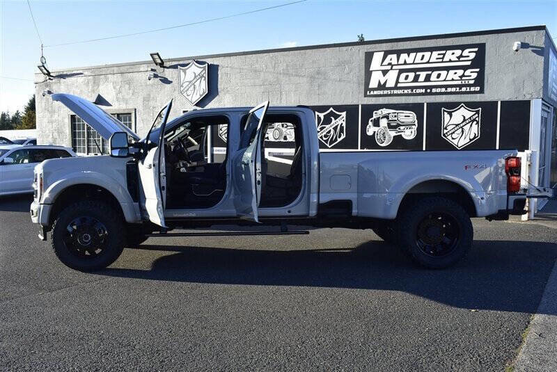 Used 2025 Ford F450 Platinum w/ FX4 Off-Road Package image 33