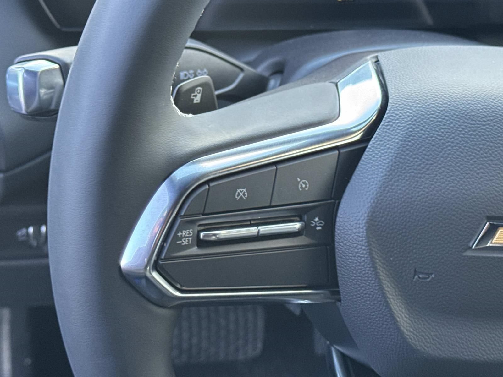 New 2026 Chevrolet Equinox EV LT AWD/4WD image 6