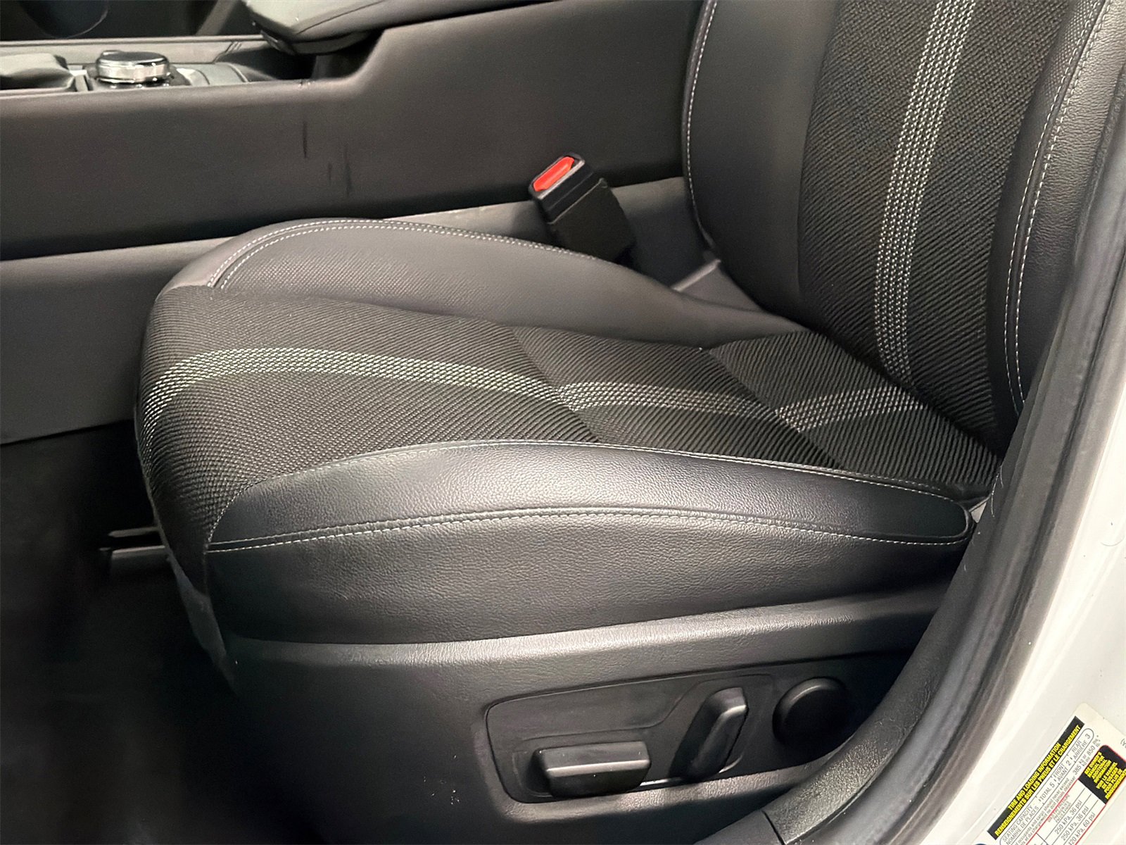 Used 2025 MAZDA CX-50 AWD 2.5 S w/ Preferred Package image 15