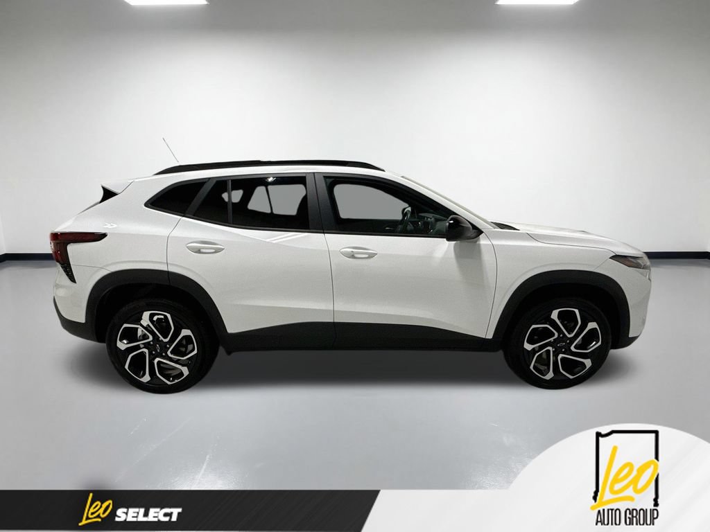 Used 2024 Chevrolet Trax RS w/ Driver Confidence Package FWD image 6