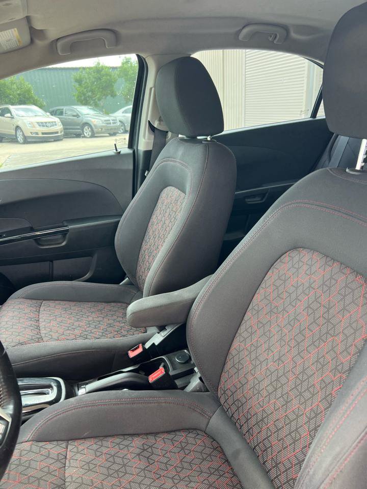 Used 2020 Chevrolet Sonic LT w/ RS Package FWD image 10
