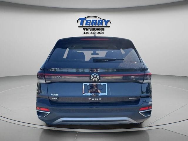 Used 2026 Volkswagen Taos SEL AWD/4WD image 4