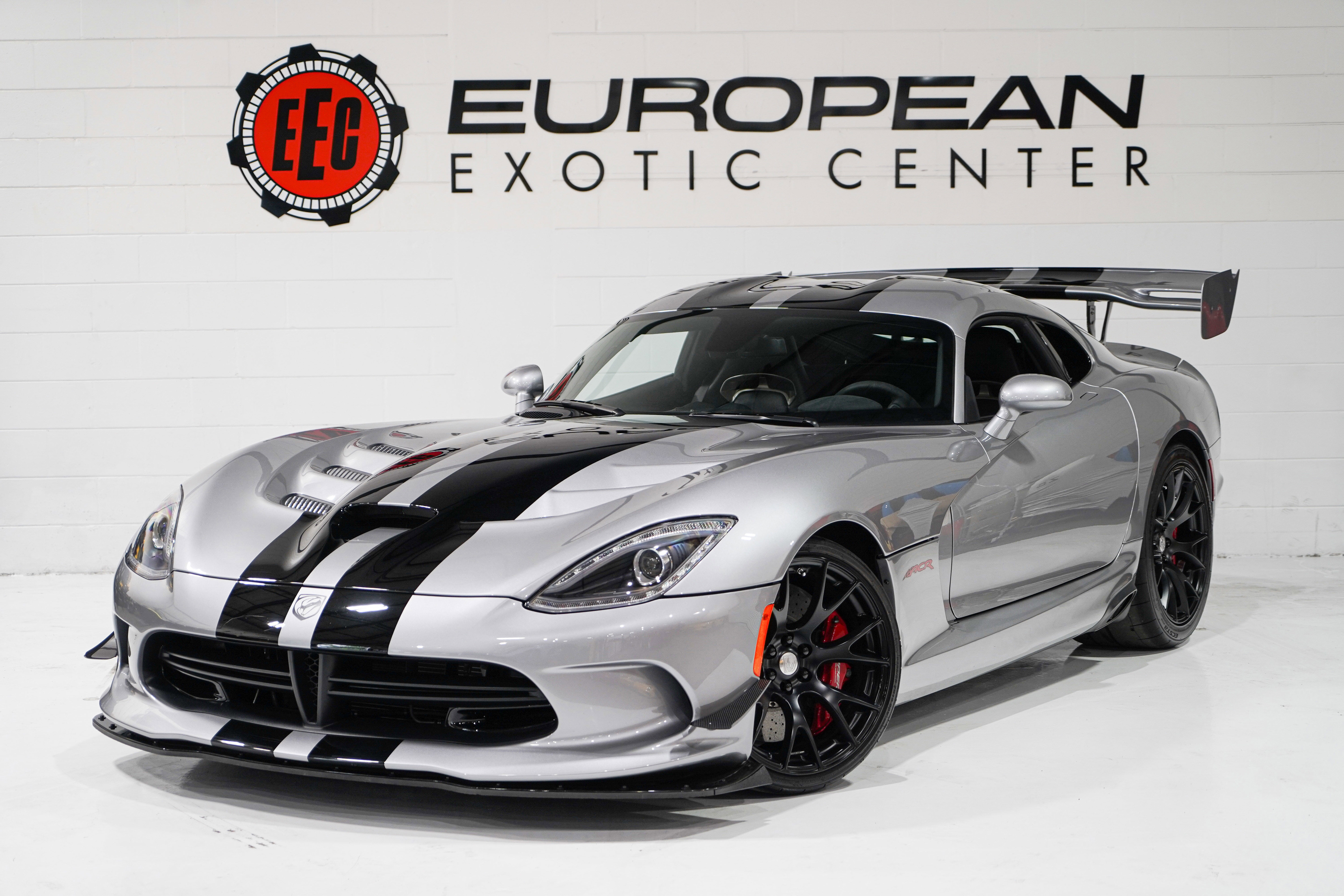 Used 2016 Dodge Viper ACR RWD image 4