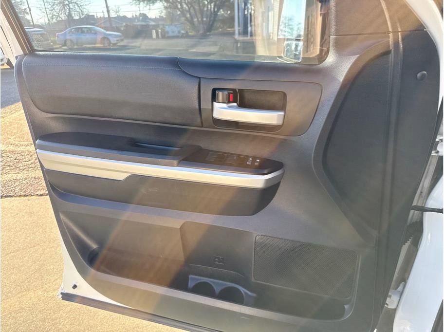 Used 2015 Toyota Tundra SR5 AWD/4WD image 27