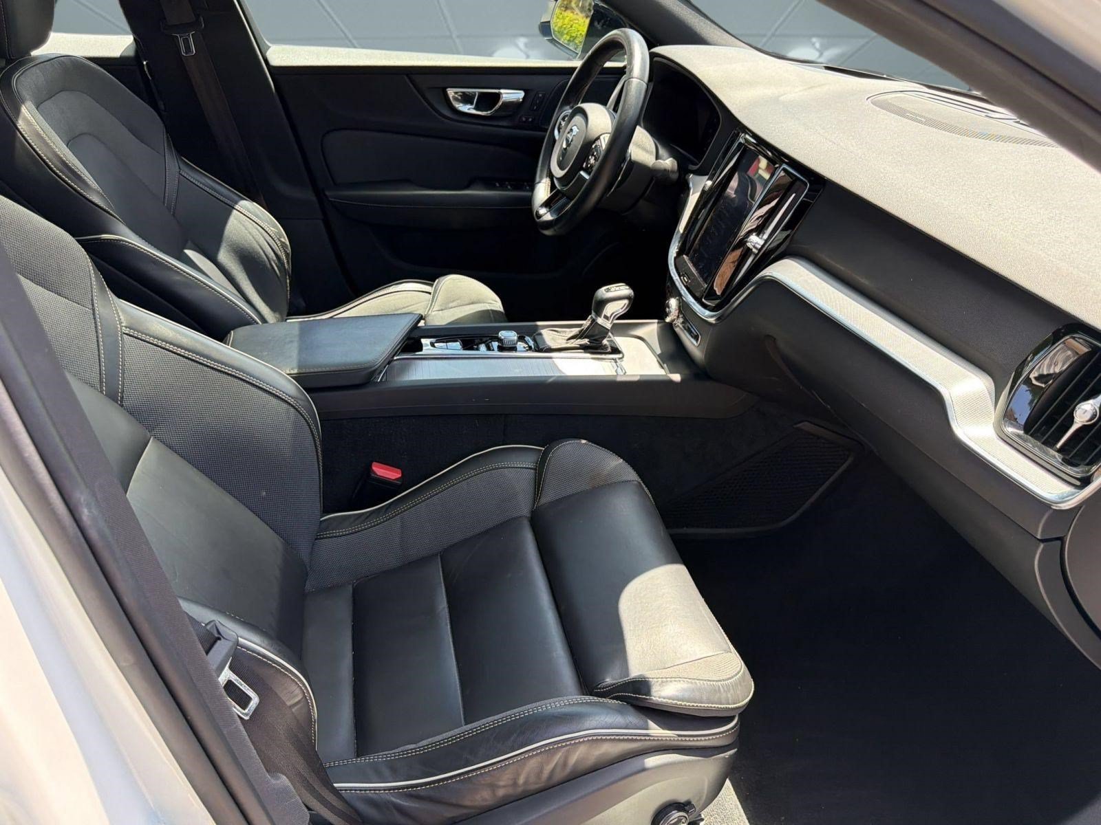 Used 2019 Volvo S60 T5 R-Design FWD image 23