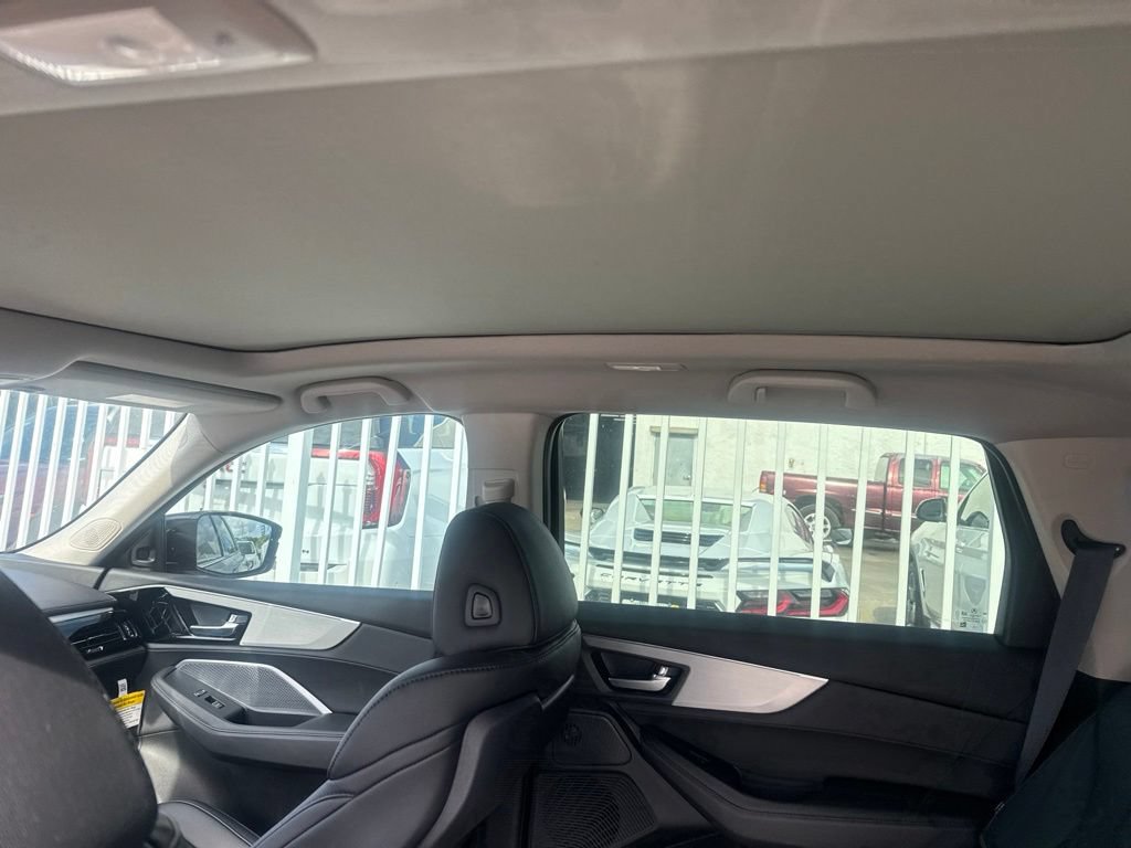 Used 2025 Acura MDX FWD image 12