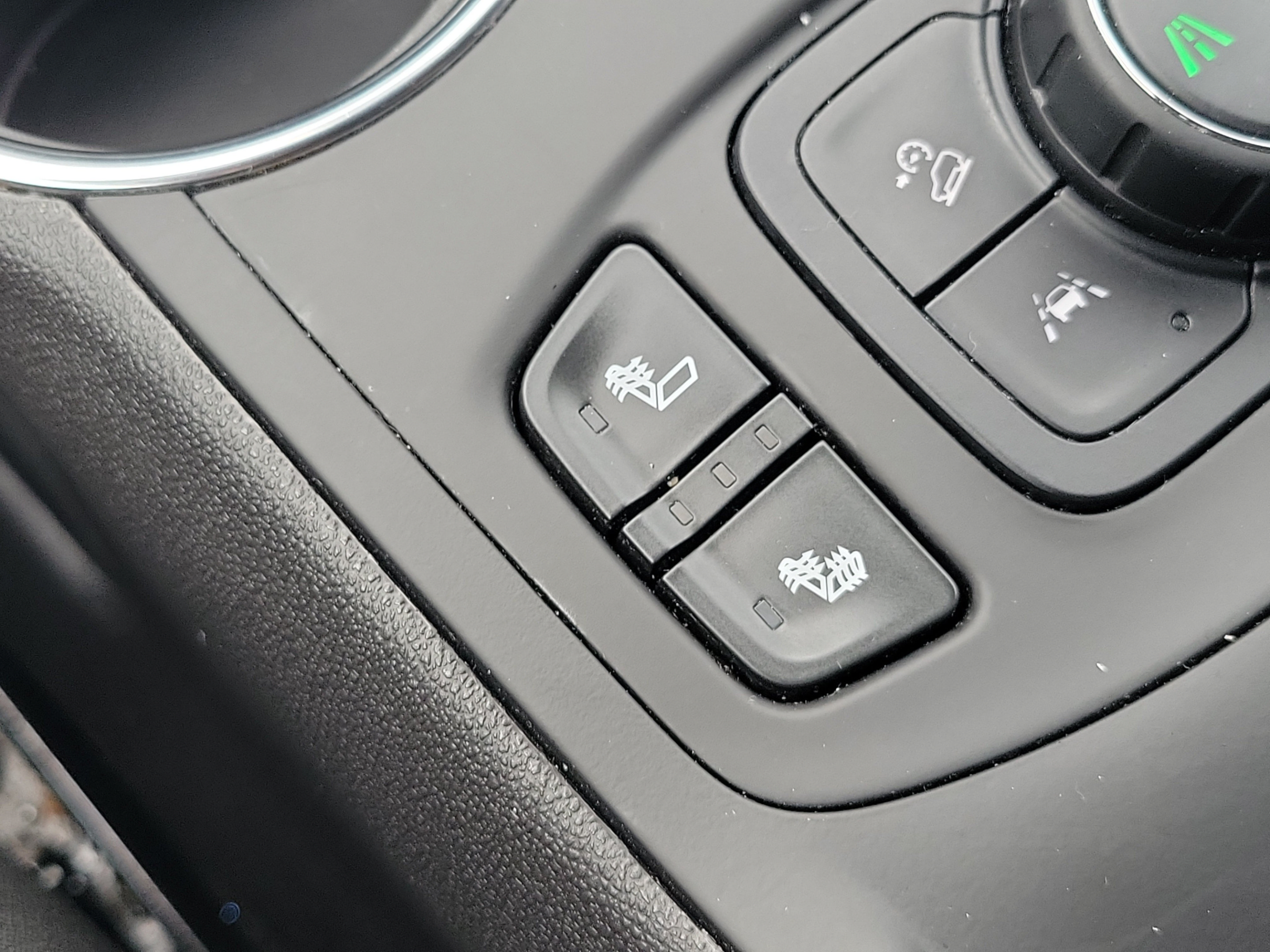 Used 2024 GMC Terrain SLT w/ Infotainment Package II FWD image 29