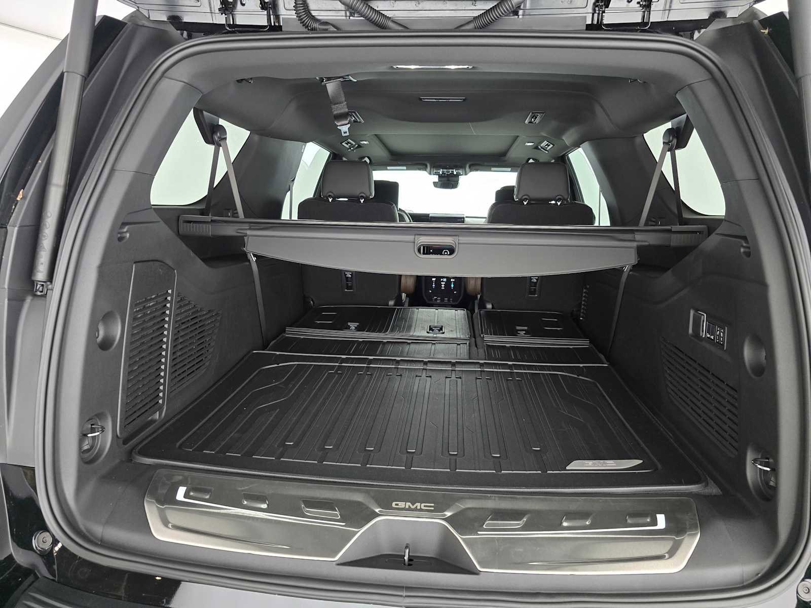 New 2026 GMC Yukon XL Denali Ultimate w/ LPO, Illumination Package image 15
