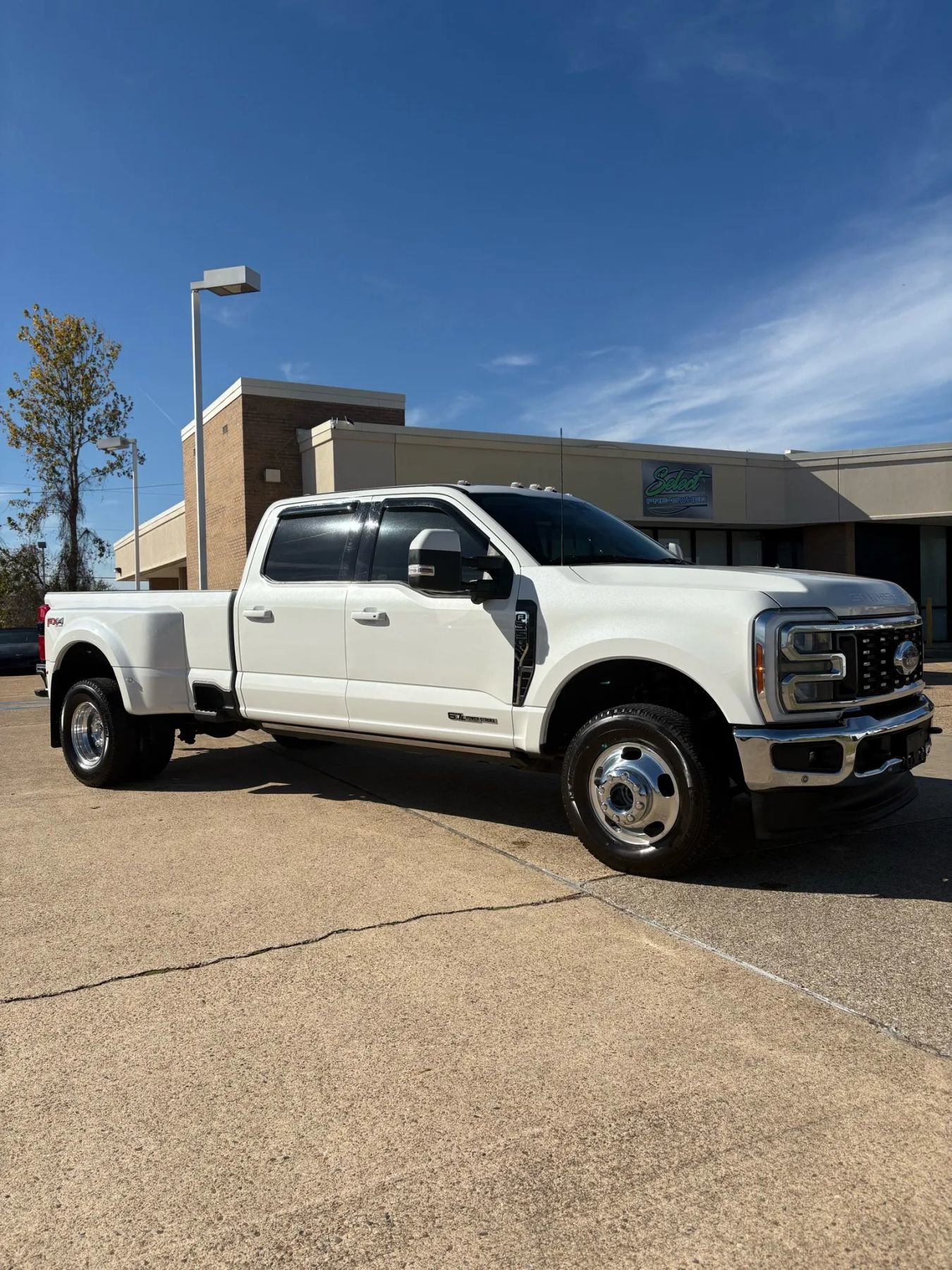 Used 2023 Ford F350 Lariat w/ Lariat Ultimate Package image 1
