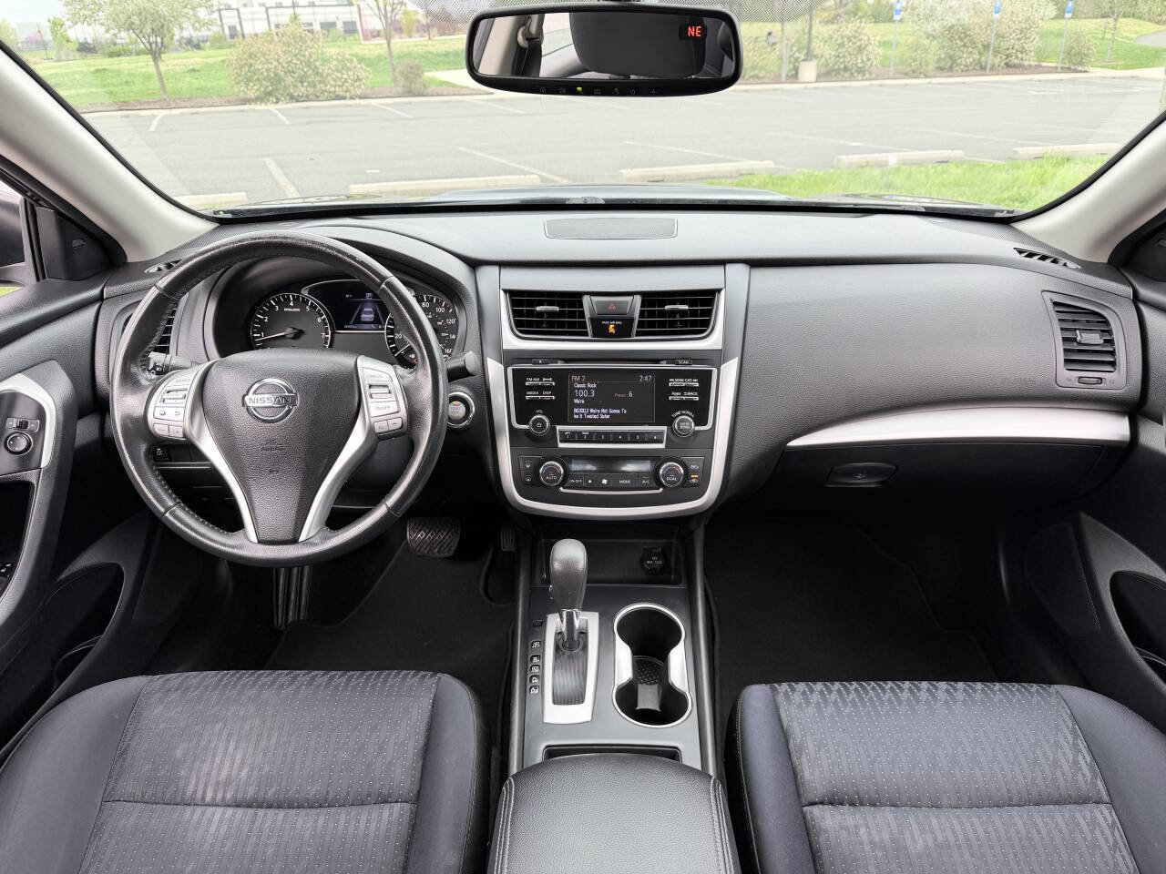 Used 2016 Nissan Altima 2.5 SV w/ Convenience Package image 16