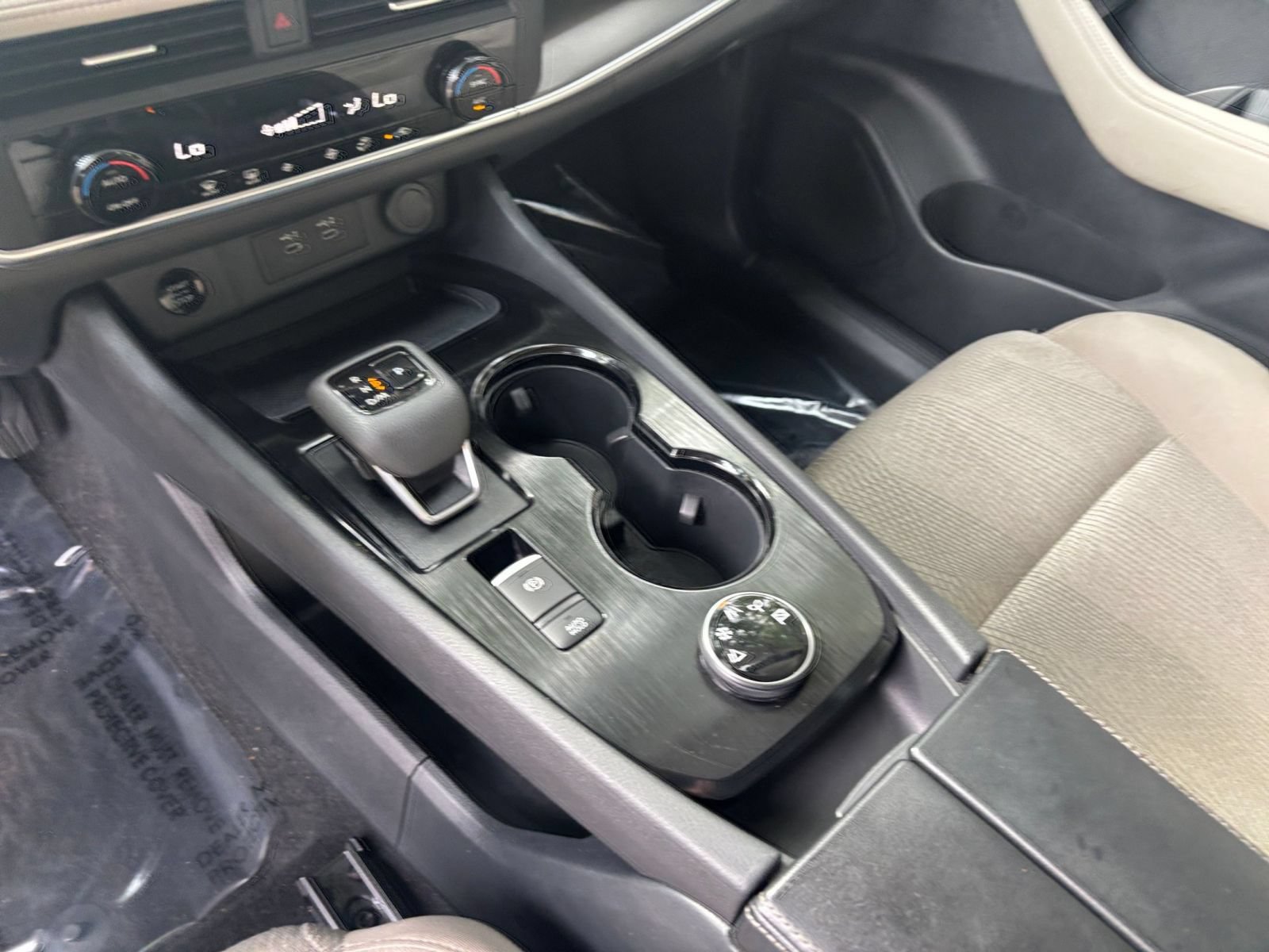 Used 2025 Nissan Rogue SV AWD/4WD image 42