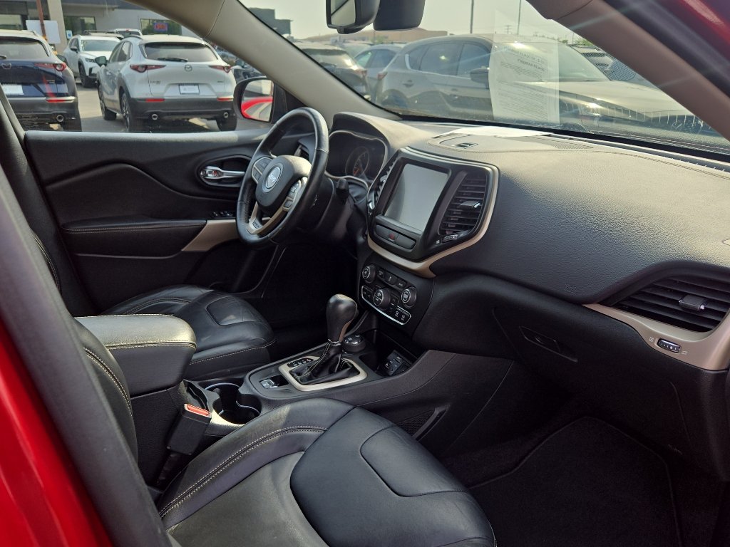 Used 2017 Jeep Cherokee Limited AWD/4WD image 19