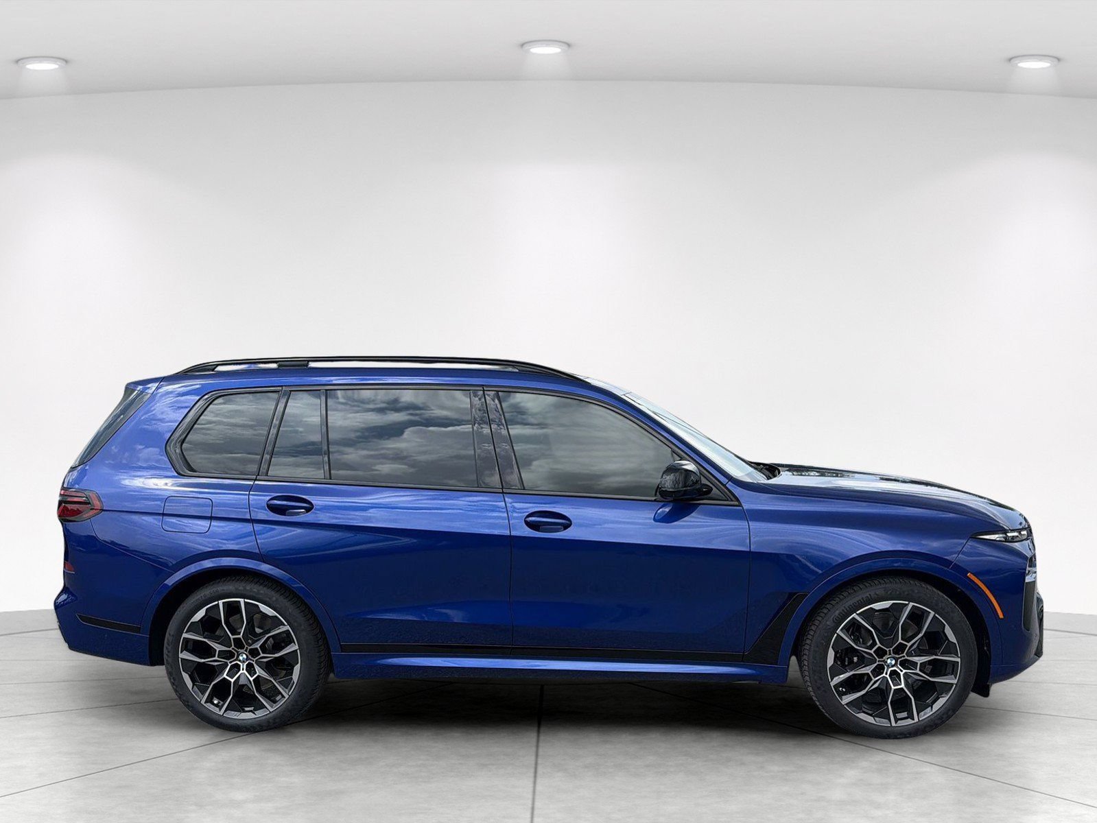 New 2027 BMW X7 M60i AWD/4WD image 3