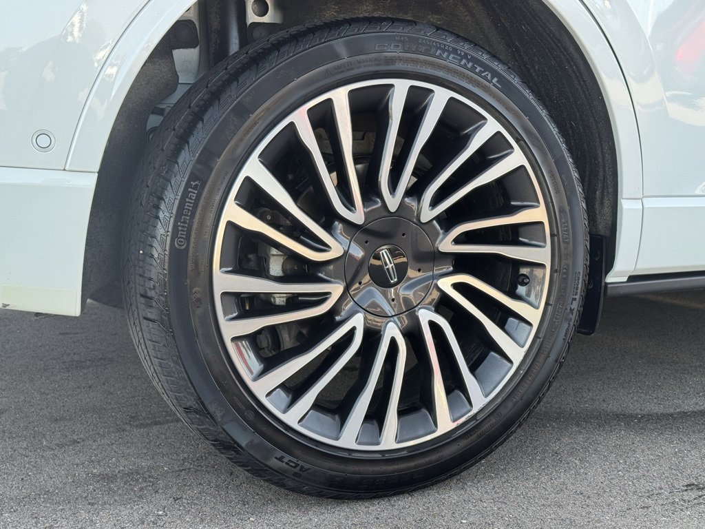 Used 2022 Lincoln Corsair Reserve w/ Equipment Group 201A image 29