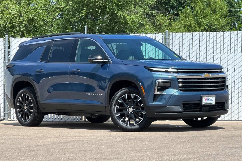 New 2026 Chevrolet Traverse LT AWD/4WD image 2
