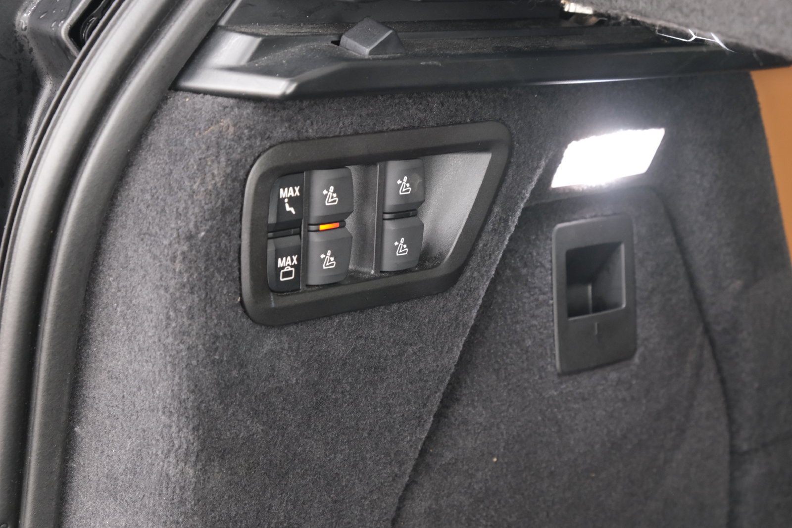 Used 2024 BMW X7 xDrive40i w/ Executive Package AWD/4WD image 40