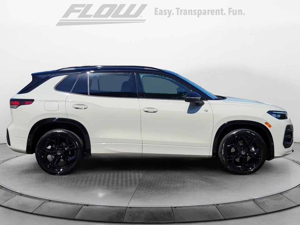 Certified 2026 Volkswagen Tiguan SE R-Line AWD/4WD image 10