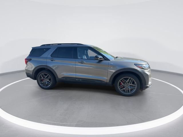 Used 2025 Ford Explorer ST-Line w/ ST-Line Street Pack AWD/4WD image 9
