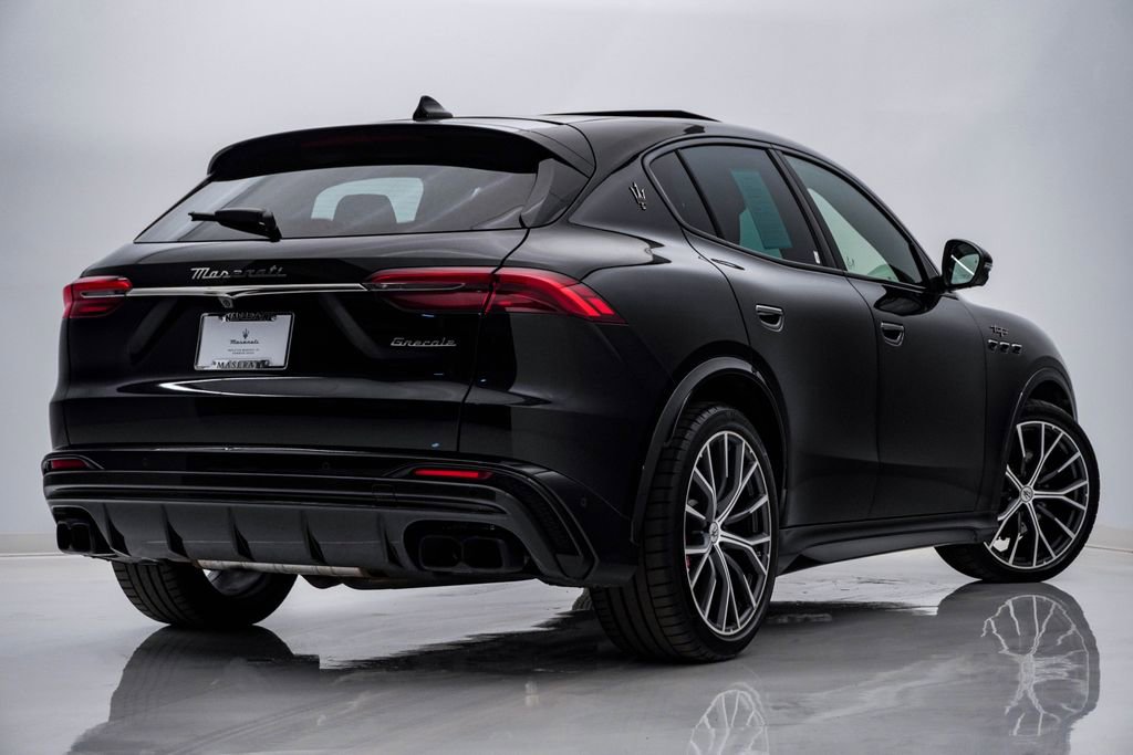 Certified 2023 Maserati Grecale Trofeo image 9
