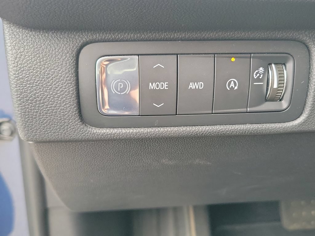 Used 2026 Chevrolet Traverse LT AWD/4WD image 24