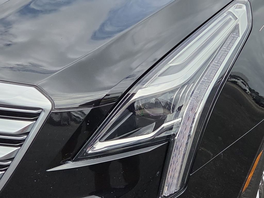 Used 2017 Cadillac XT5 Luxury w/ Driver Awareness Package image 10