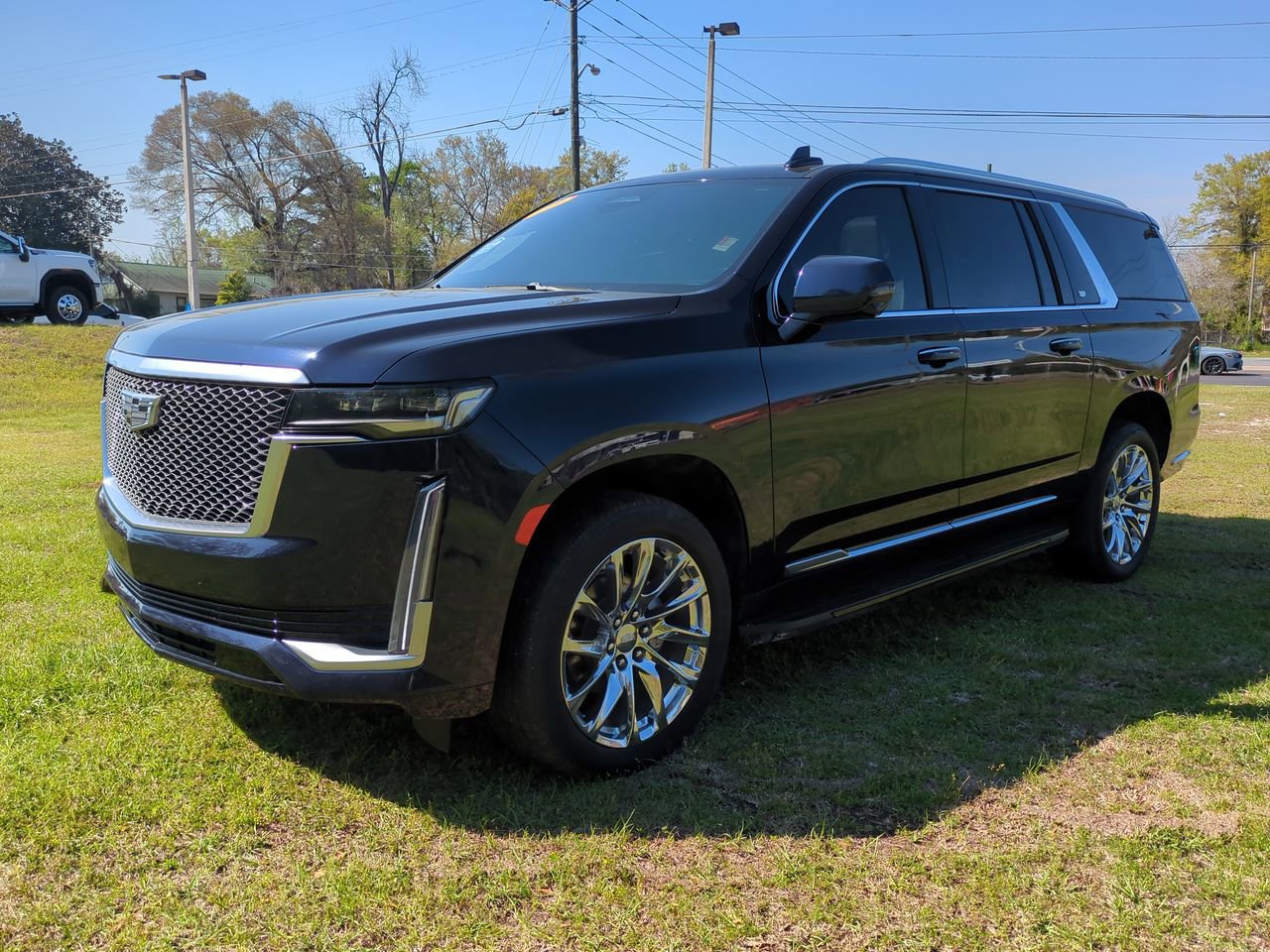 Used 2023 Cadillac Escalade ESV Premium Luxury w/ LPO, Radiant Package AWD/4WD image 8