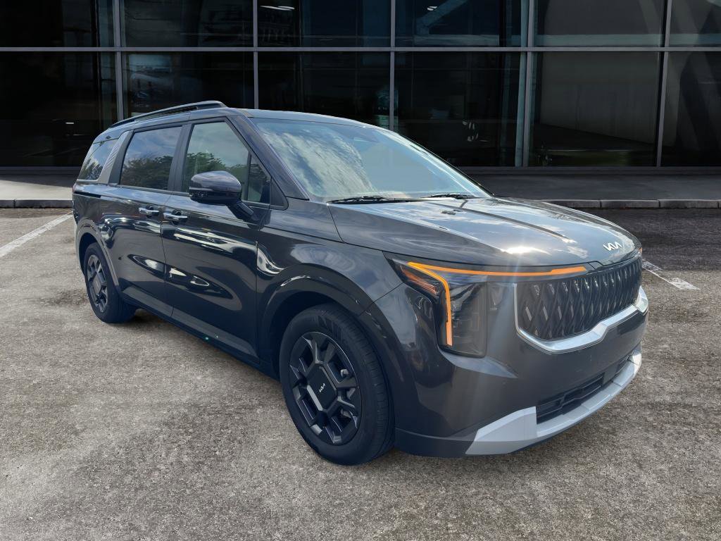 Used 2025 Kia Carnival EX image 3