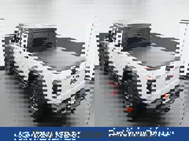 Used 2024 Jeep Gladiator Mojave w/ Technology Group image 23