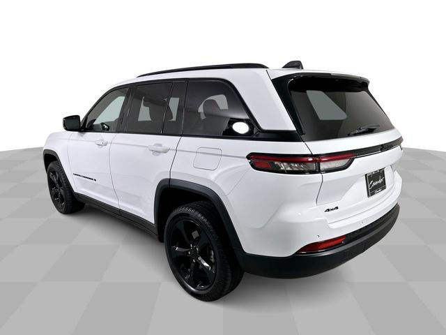 Used 2023 Jeep Grand Cherokee Altitude AWD/4WD image 6